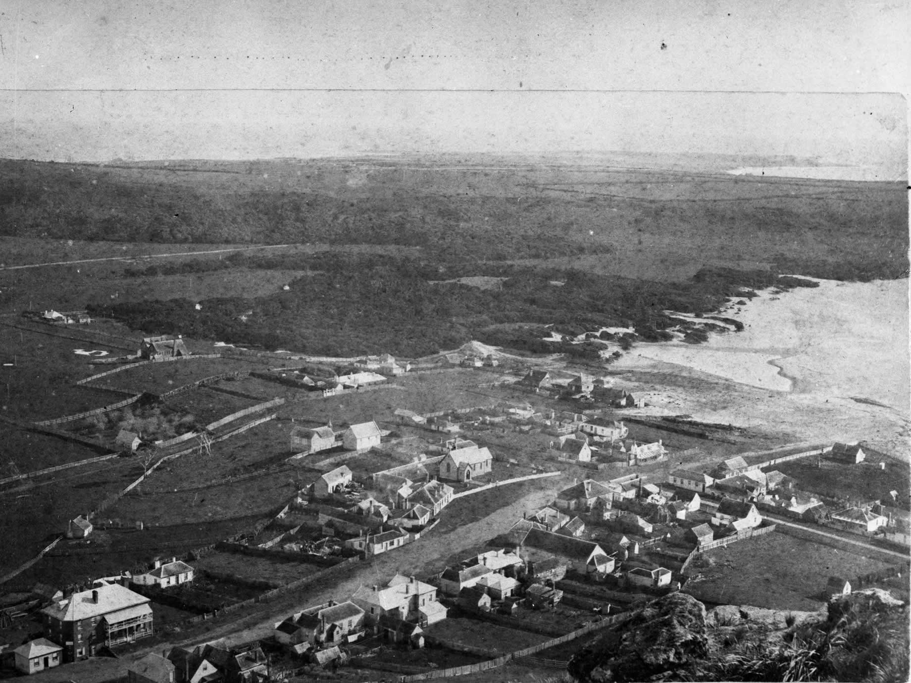 Source: Burnie Regional Museum A view of the township close to the beach and it’s beautiful surrounds, taken from The Nut