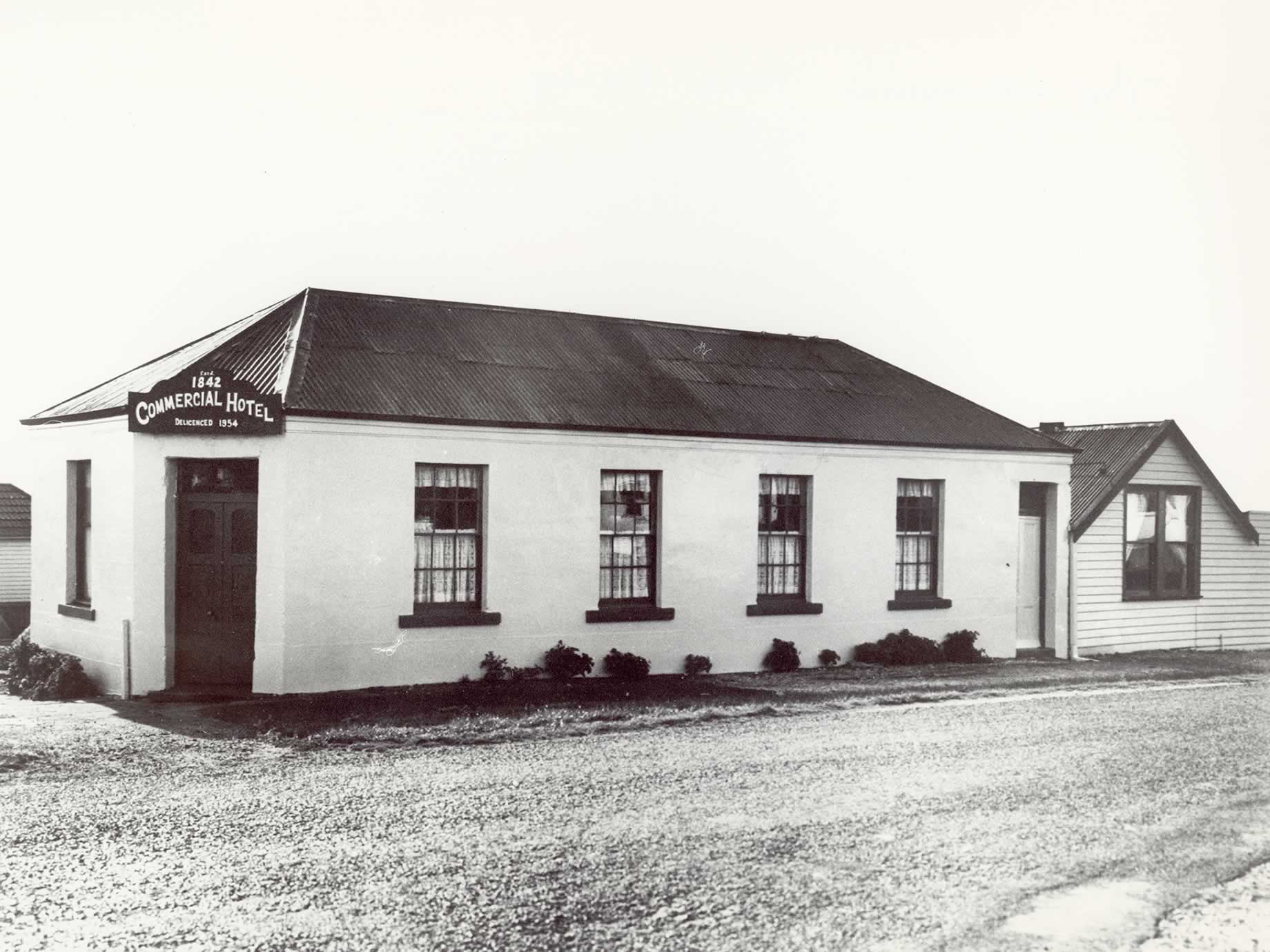 Source: Tasmanian Archive and Heritage Office A more modern photo of the Commercial Hotel, now a private residence